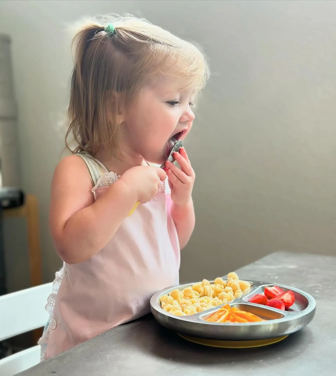 Avanchy Baby Plates with Suction – Stainless Steel Divided Plates for Toddlers, BPA-Free, Dishwasher Safe, Unbreakable, Non-Toxic, 100% Silicone Suction – Pink