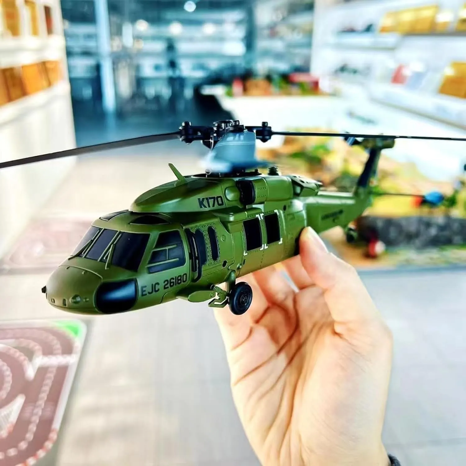 Black Hawkk Helicopter for Adults, 2.4G 4CH Flybarless RC Helicopter, Outdoor Hobby RC Toy Model 6-Axis Gyroscope Altitude Hovering with Display Stand and Landing Pads Gift for Boys Adults(3 Battery)