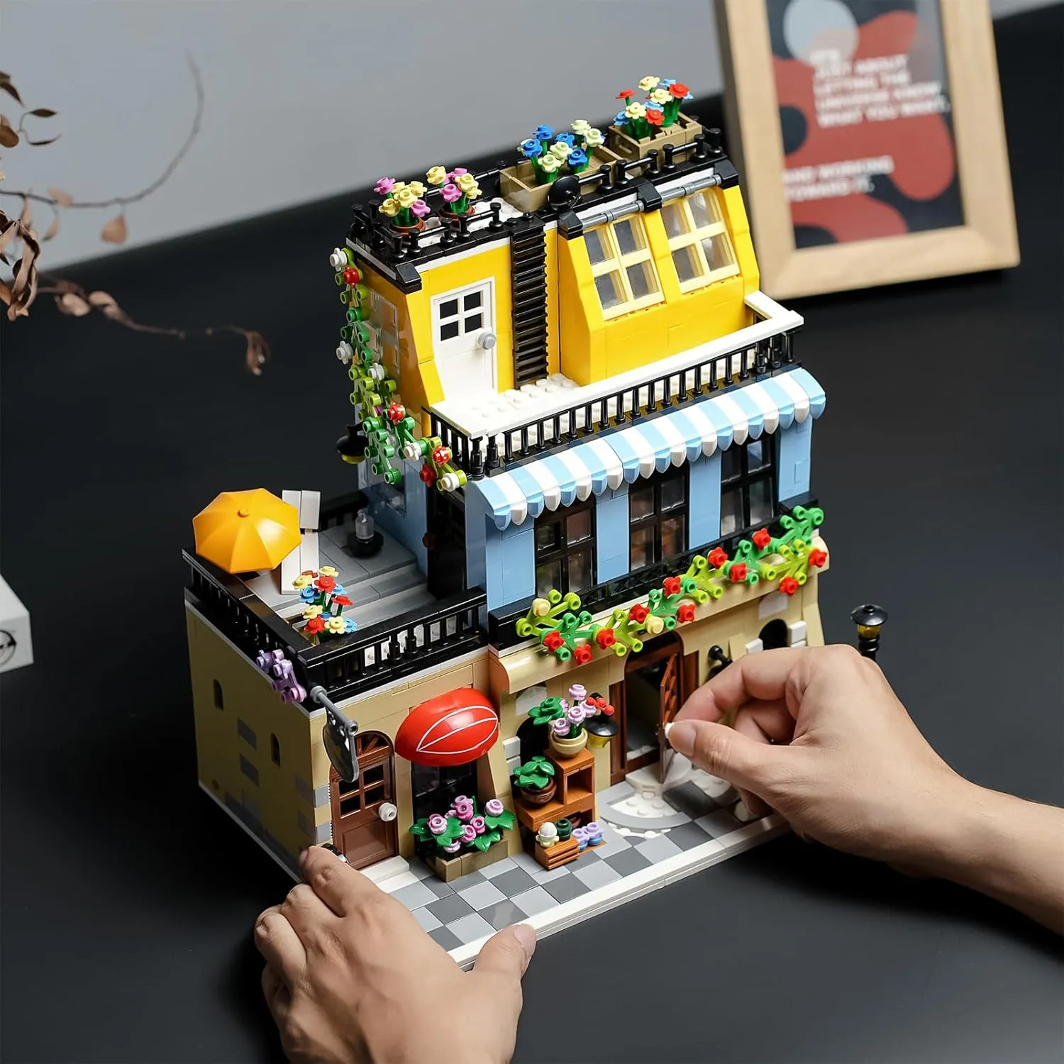 ENJBRICK Flowers City Hotel House Building Kit for Adutls, Creator Building Toy Set with Apartmant and Shops for Girls and Adults 1464 pcs