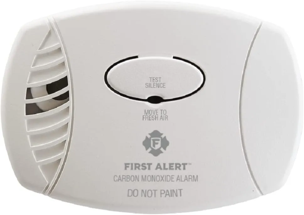 First Alert 1039734 Fat Plug-in Carbon Monoxide Alarm with Battery Backup, 8.50" x 6.75" x 2.25"