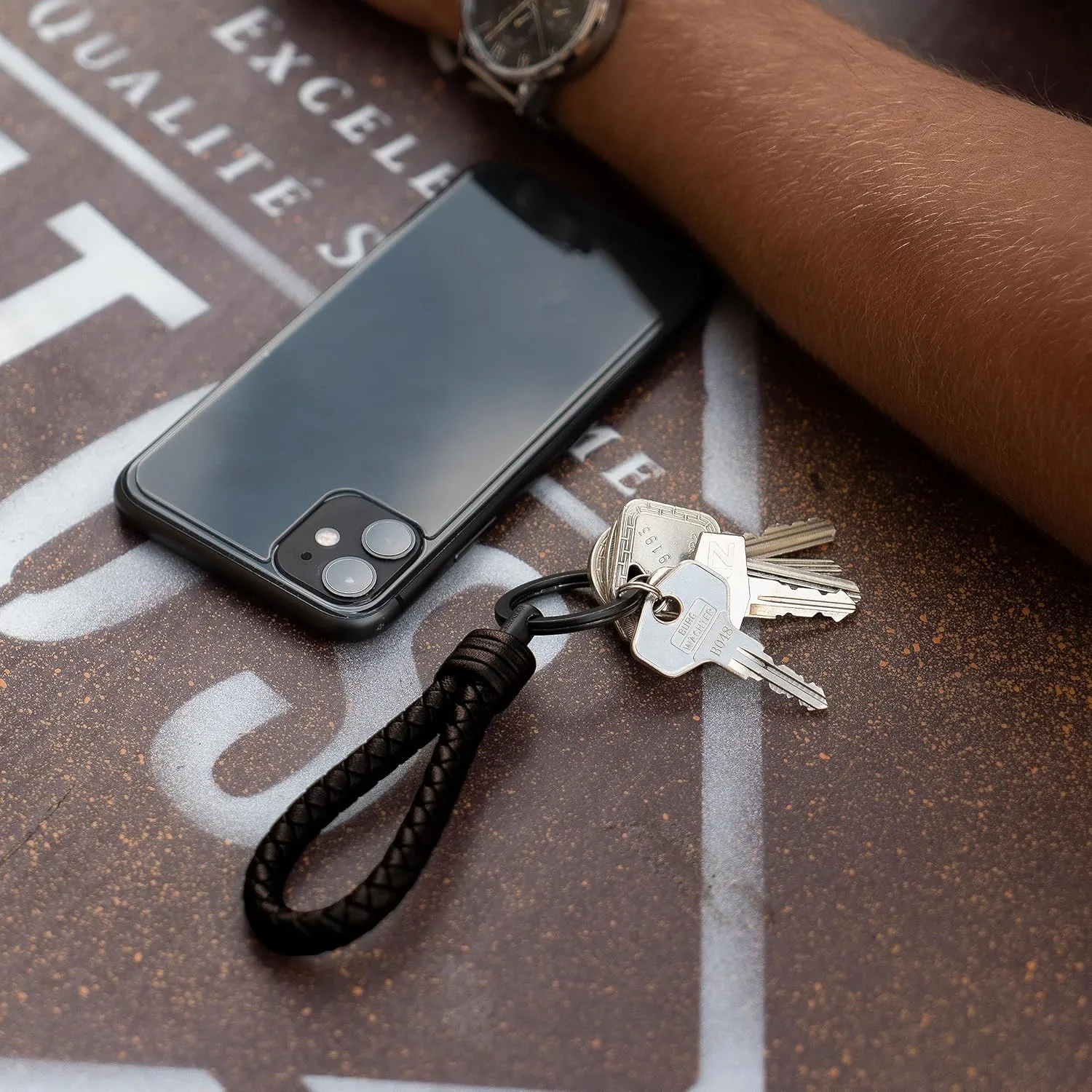 SERASAR | Leather Keychain [Strong] with Stainless Steel Key Ring - Additional Rings for Small Keys - With Gift Box