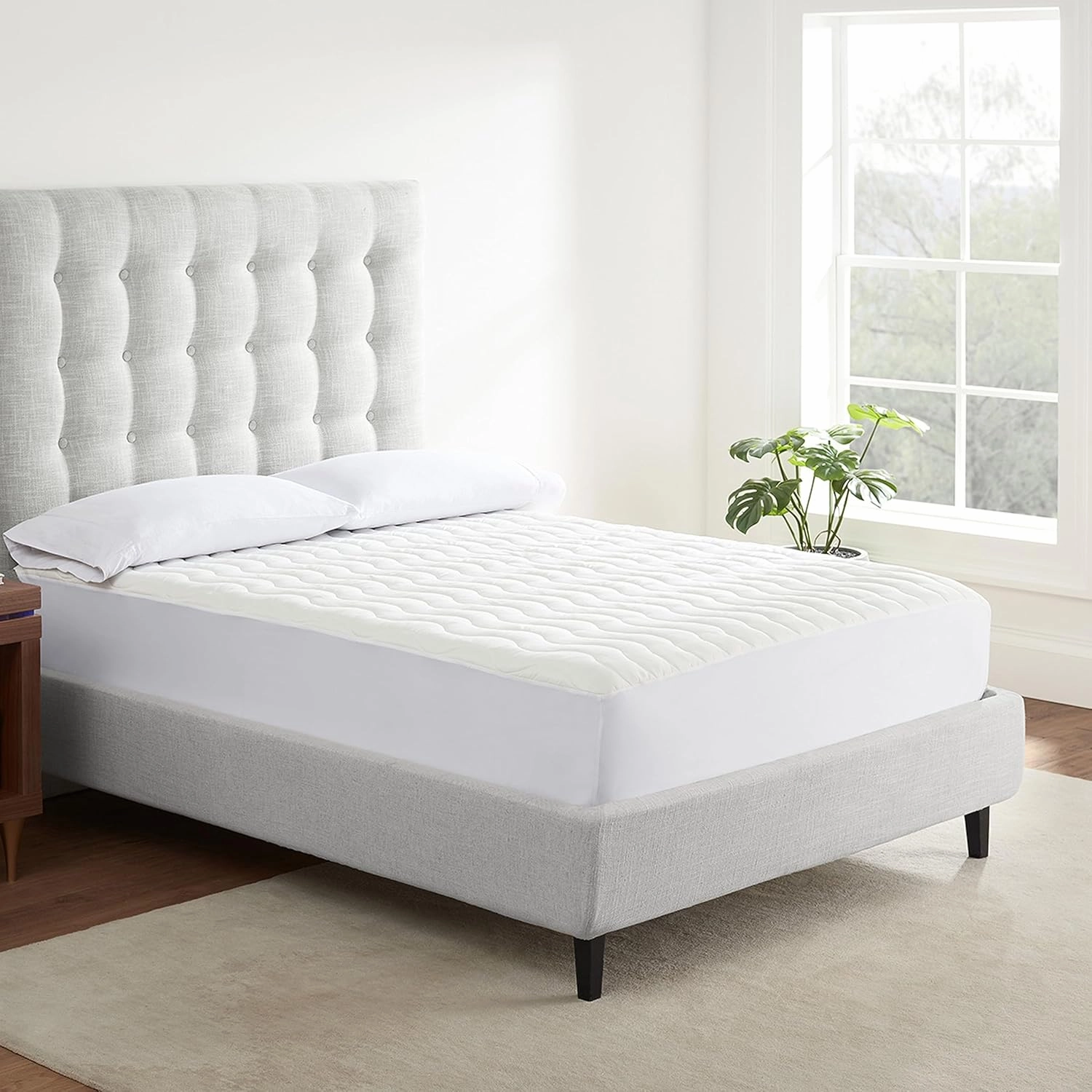 Serta Air Dry Basic Comfort Performance Fabric Quilted Mattress Pad, Cooling and Breathable Mattress Cover, Moisture Wicking Protection with 15" Deep Pocket, Queen, White