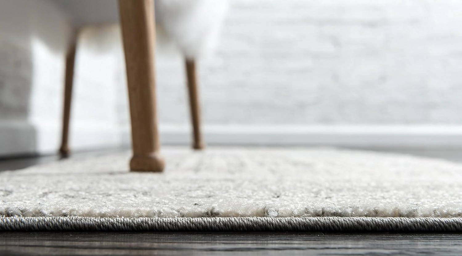 Unique Loom Del Mar Collection Area Rug - Jennifer (2' x 6' 1" Runner, Gray/ Black)