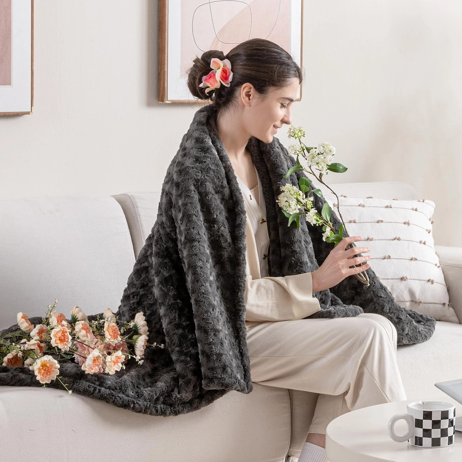 WOOMER Electric Heated Throw 50"x 60", Rose Flower Patterns Faux Fur & Soft Sherpa, 4 Heating Levels & 4H Auto Off, ETL Certified, Machine Washable, Dark Grey
